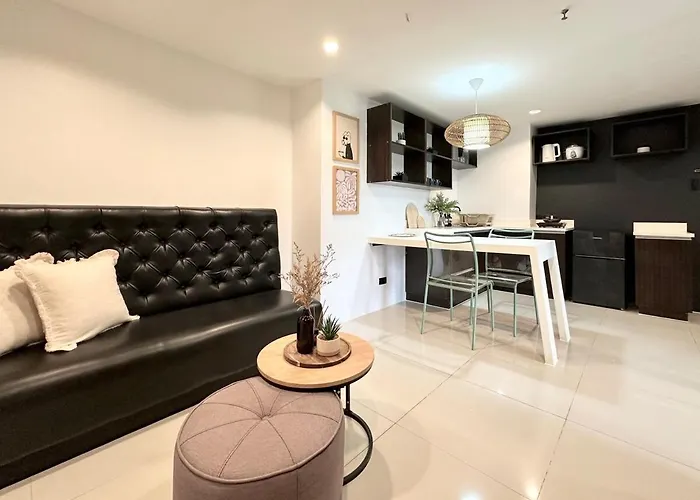Artsy Loft 1br, 24-7concierge, Balcony Apartment