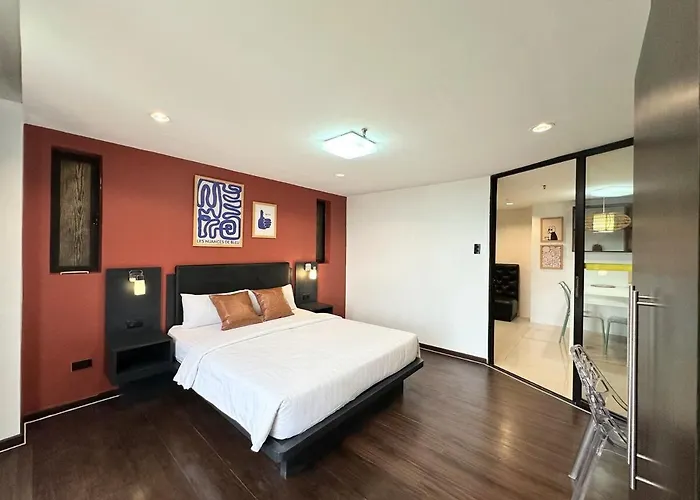 Artsy Loft 1br, 24-7concierge, Balcony