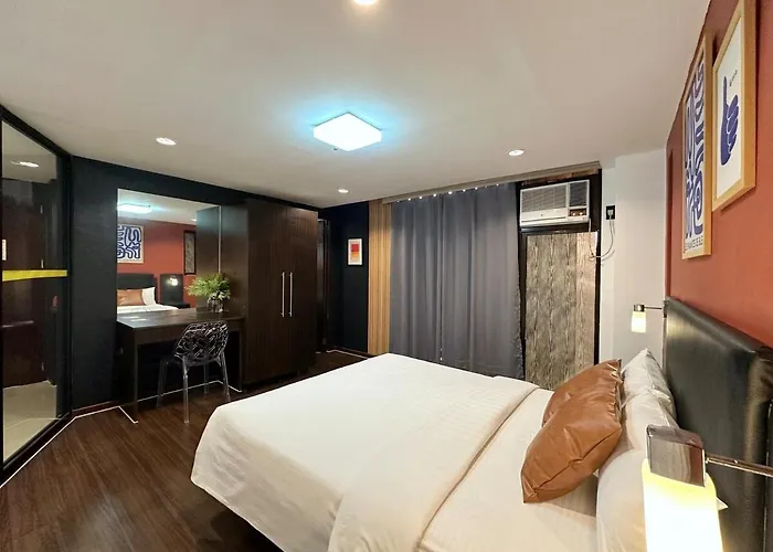 Artsy Loft 1br, 24-7concierge, Balcony *